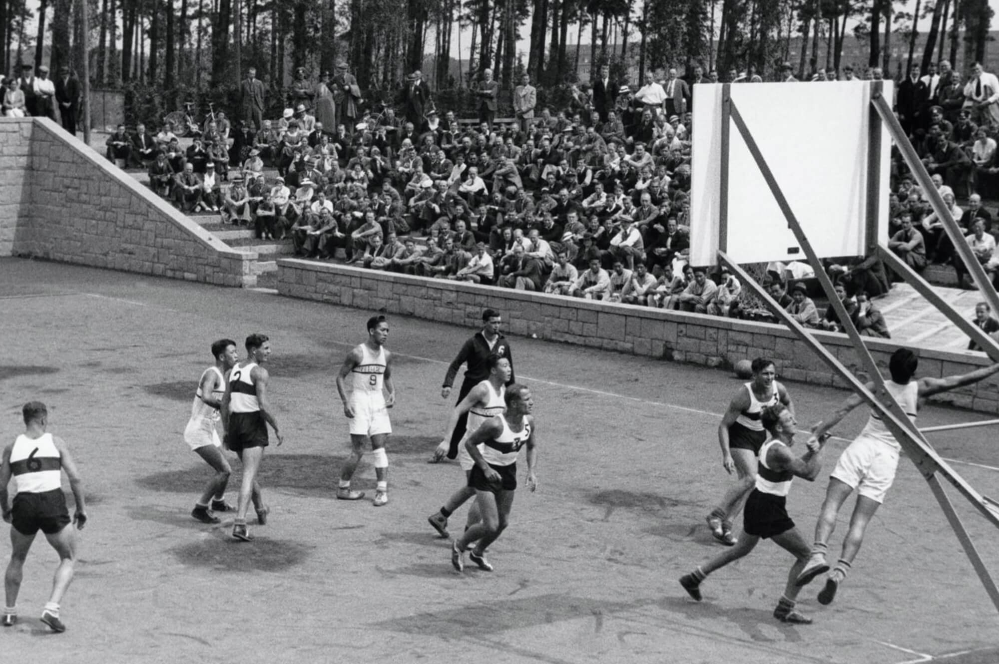 Évolution du basketball : les étapes clés qui ont changé le jeu 1 Les Jeux Olympiques de Berlin, La naissance du basketball à l’international Zéro Basketball